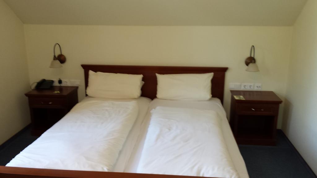 Hotel Restaurant Am Pfauenhof 쿼켄브루크 객실 사진