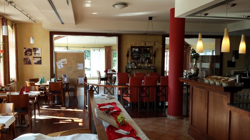Hotel Restaurant Am Pfauenhof 쿼켄브루크 외부 사진
