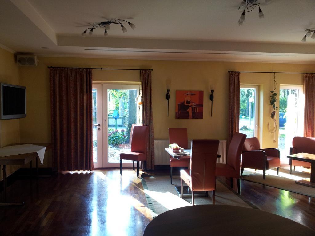 Hotel Restaurant Am Pfauenhof 쿼켄브루크 외부 사진